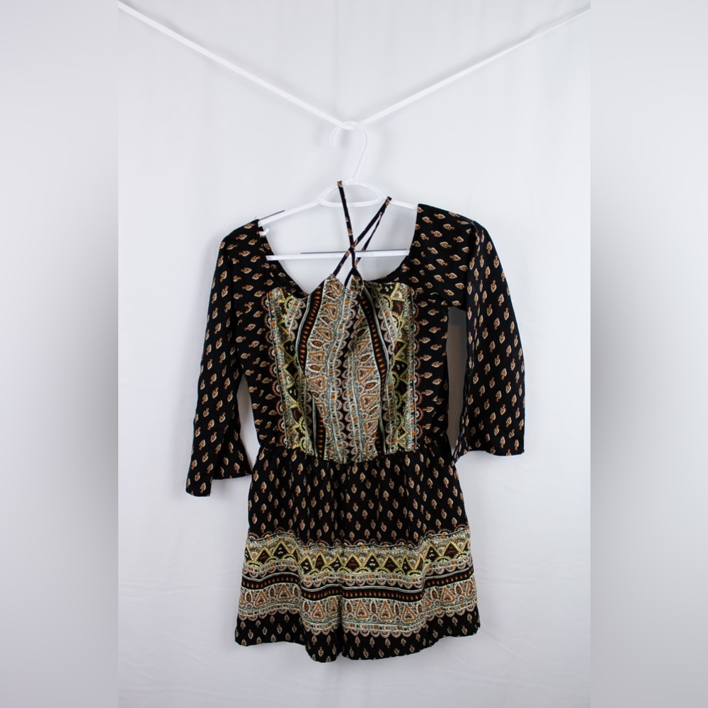 NWOT Charlotte Russe dress. Size medium.